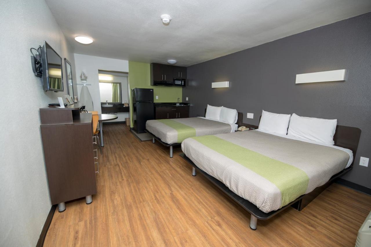 Hotel 6-tyler, Tx 2*